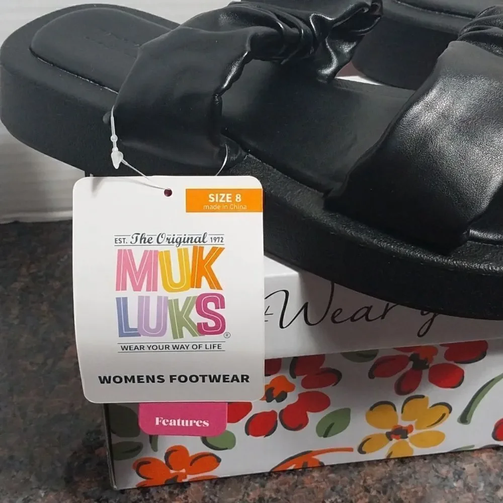 0riginal  BLACK MUK LUKS...Size 8....NEW IN BOX